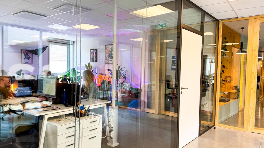 bureaux fermés faire réseau à la brasserie